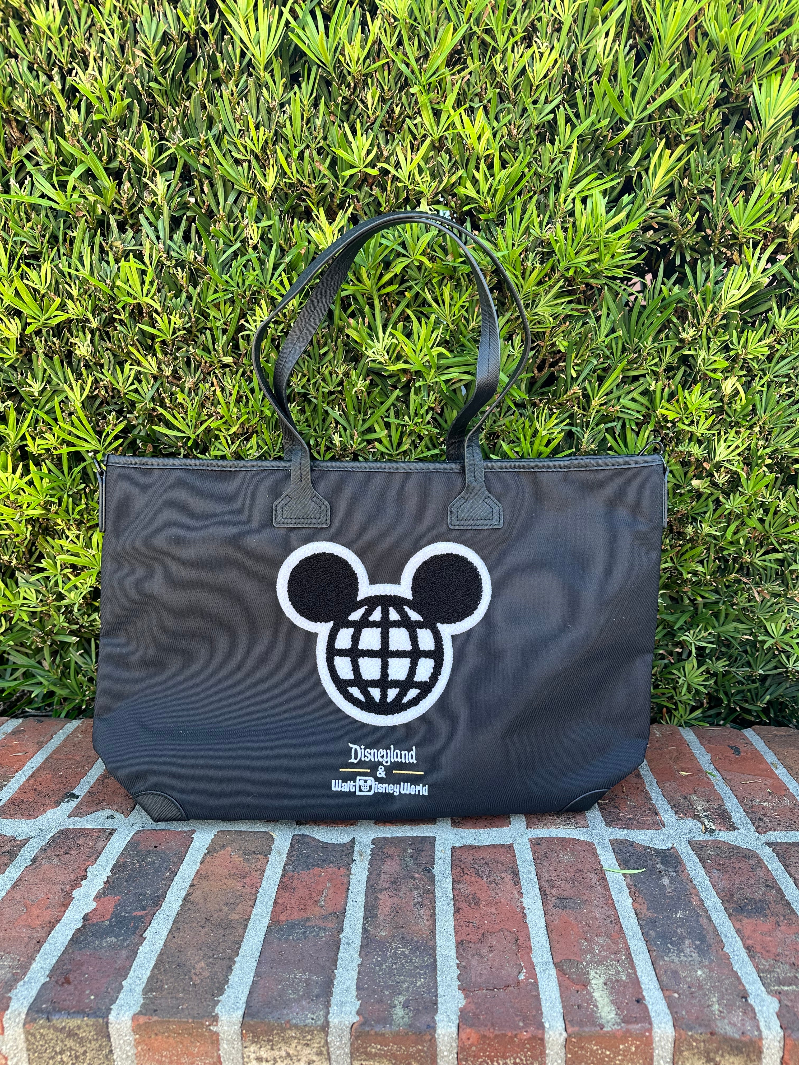 D23 Disneyland and Walt Disney World Tote – Neverland Delivery
