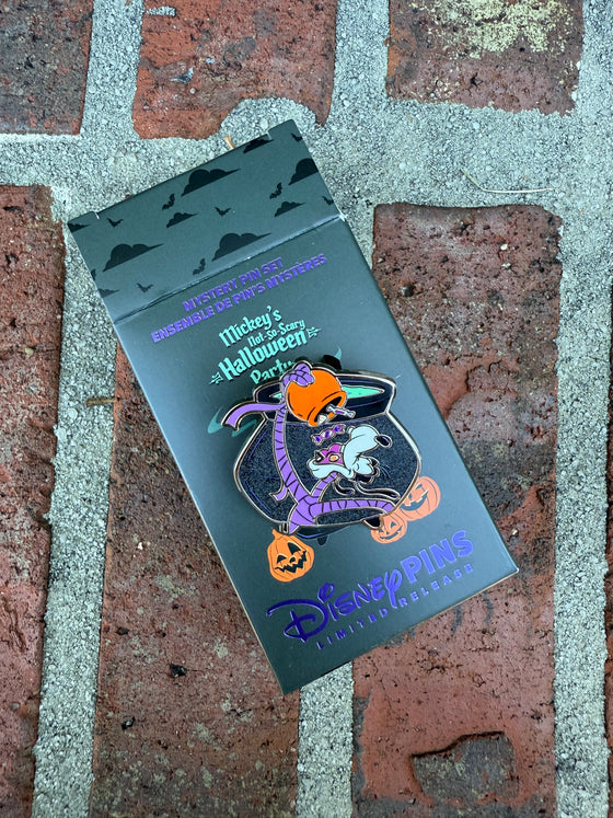 MNSSHP Goofy Cauldron Pin *NO BOX*