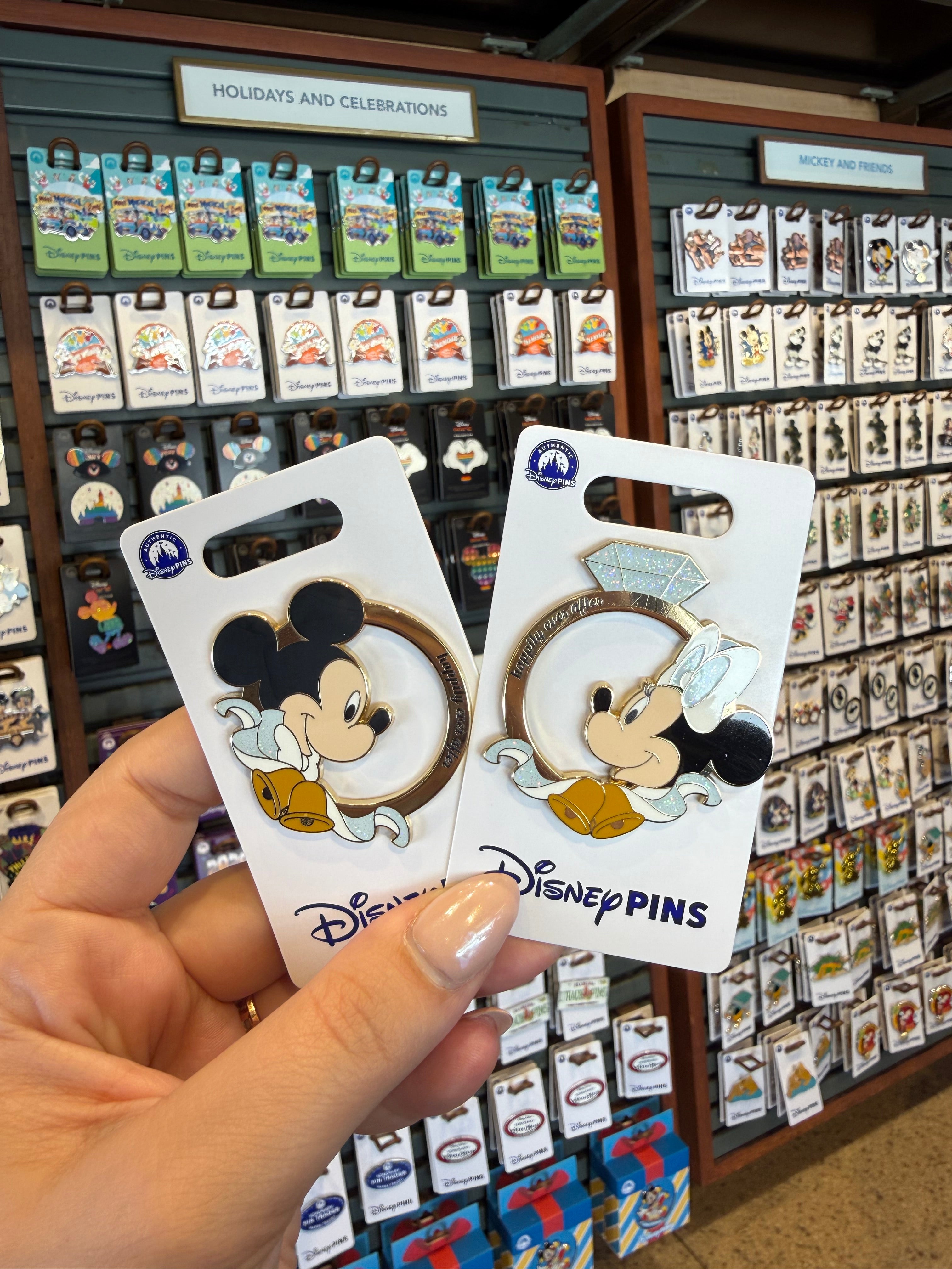 Happily Ever After Mickey and Minnie Pins – Neverland Delivery