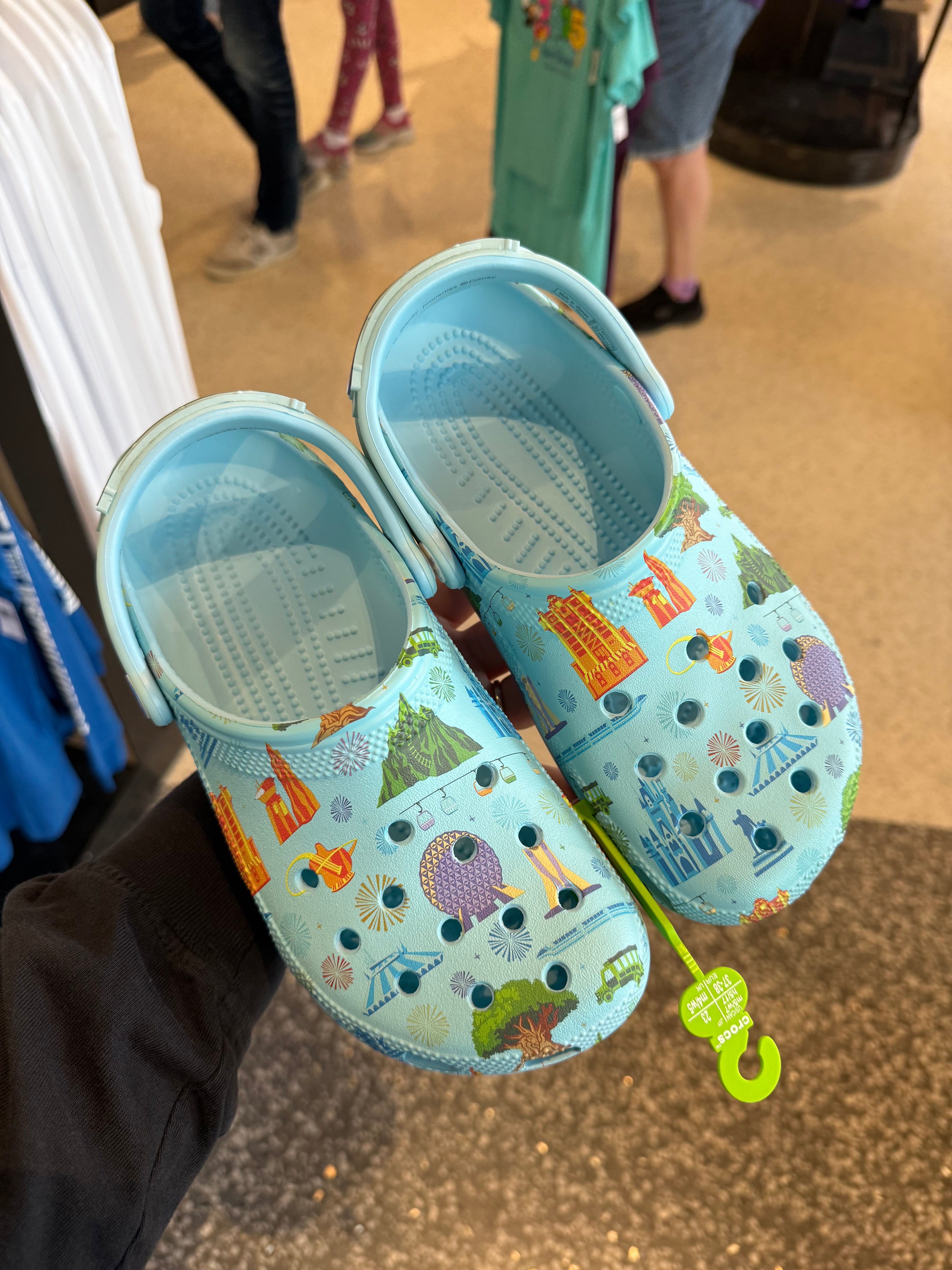 【Crocs】US Disney Park アニマルプリント アイコン クロックス Crocs】US Disney Park アニマルプリント アイコン クロックス