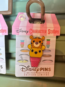  Disney Character Scoops - Pooh and Tigger Pin