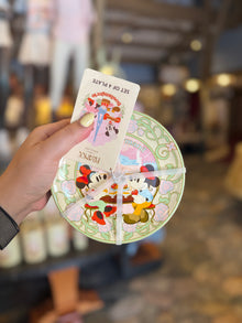  Mickey and Minnie France Pavilion Plate Set
