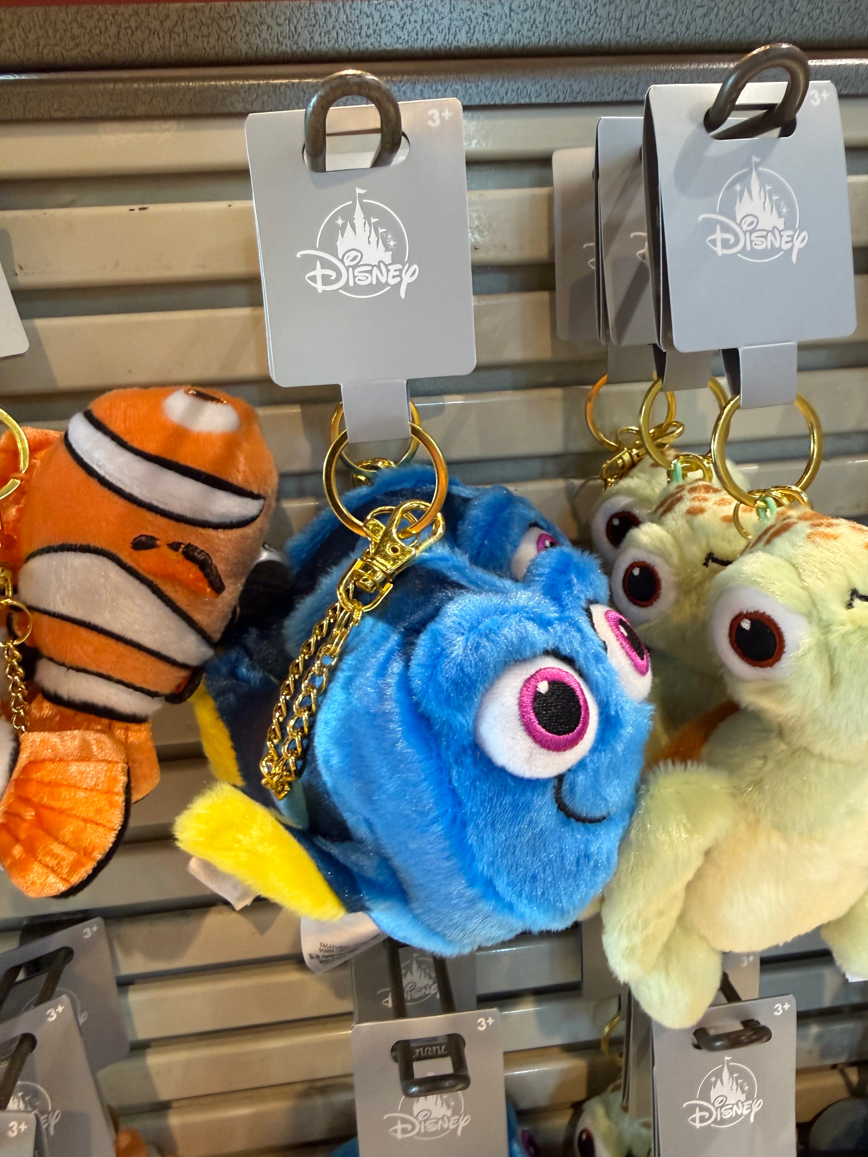 DisneyGRAD NiTE'93 キーホルダー Dory Plush Keychain – Neverland Delivery