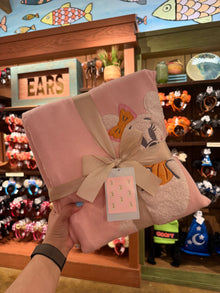  Ghost Minnie Pink Throw