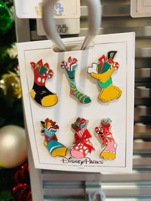  Mickey and Friends Stockings Pin Set